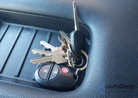 2014 Toyota Tundra Sr5 5.7L V8 from USA, damaged, VIN 5TFUY5F13EX323139